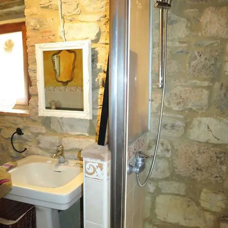 Casa Torre Castello Nyaraló Montieri