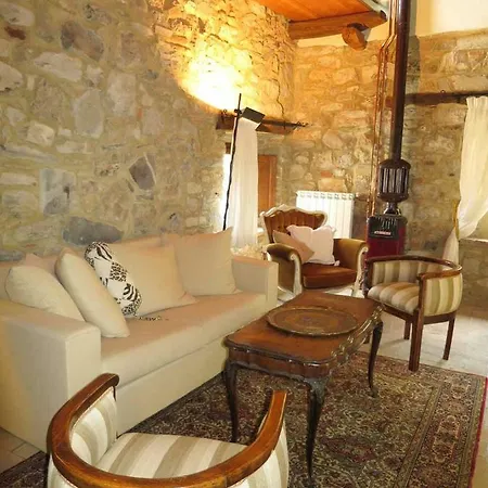 Nyaraló Casa Torre Castello Montieri