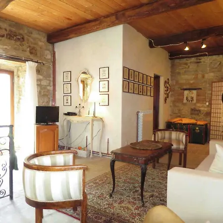 Nyaraló Casa Torre Castello Montieri